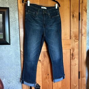 Levi Strauss Signature Gold Mid-Rise Capri